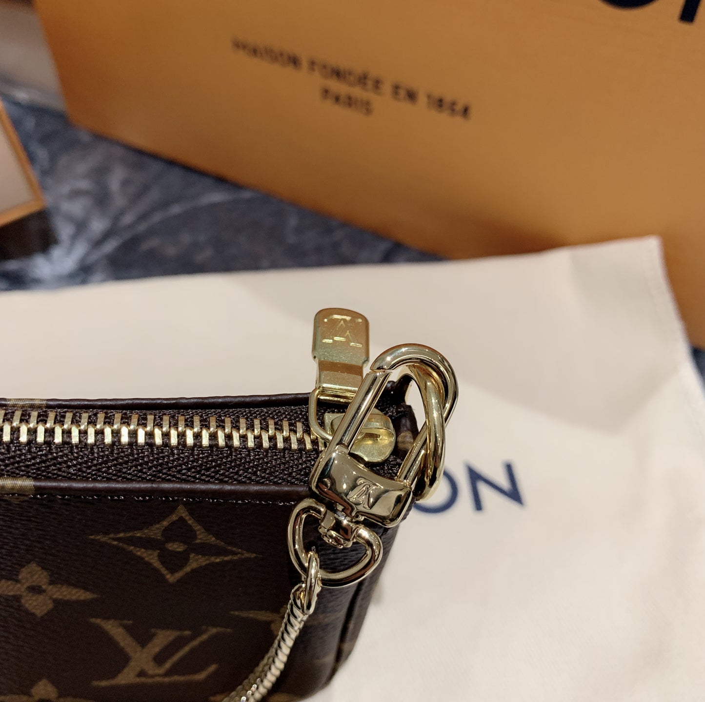 LV▪️Mini Pochette Accessoires 腋下小包/540✨🉐23680