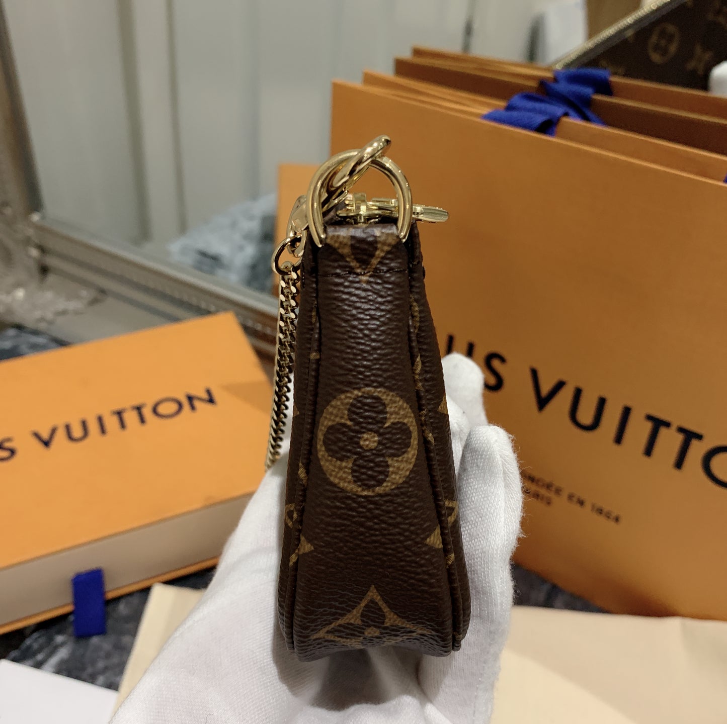 LV▪️Mini Pochette Accessoires 腋下小包/540✨🉐23680
