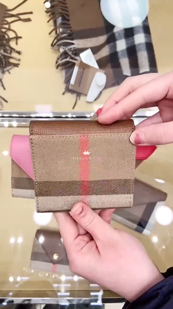 @Burberry▪️Lila 格紋信封三折短夾/P260 🔥下殺🉐12700