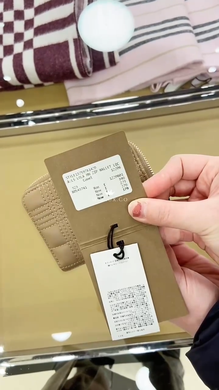 @Burberry▪️Lola TB Zip 細格拉鏈短夾-奶茶/390P179 🔥下殺🉐9560