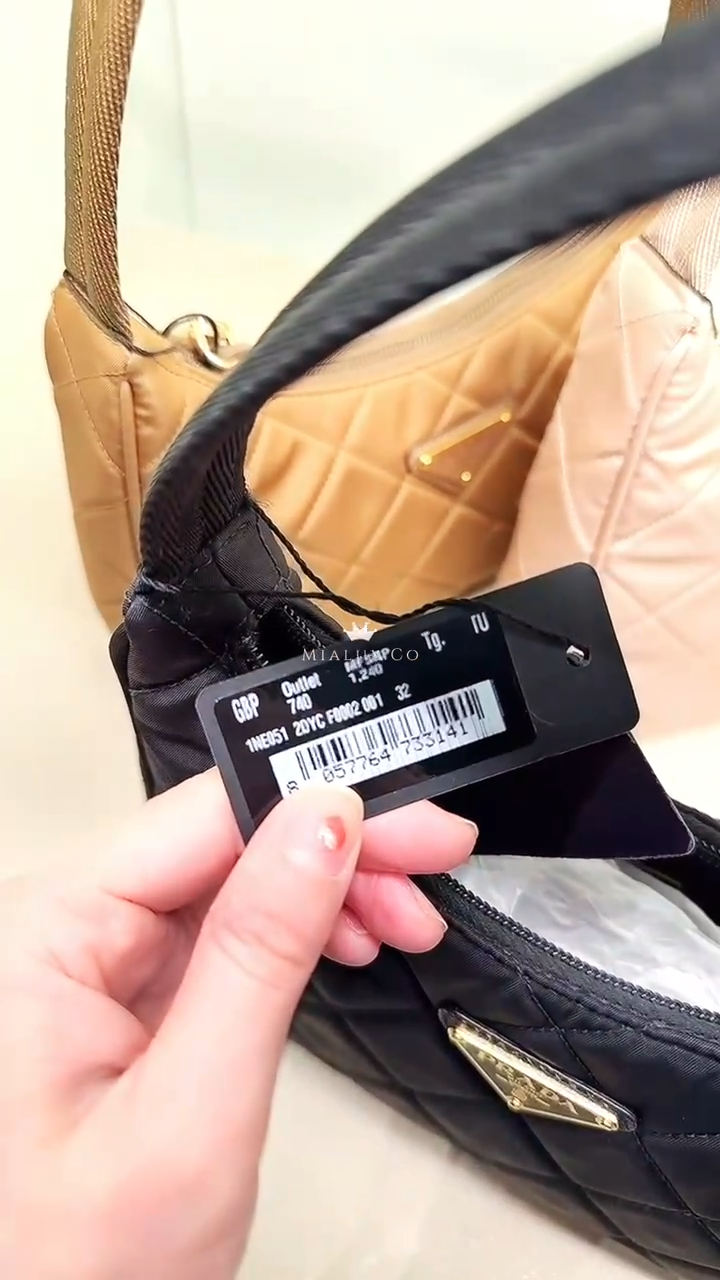 @Prada▪️Neo 菱格金標腋下包/P740 🔔限時折🉐33980🏷️