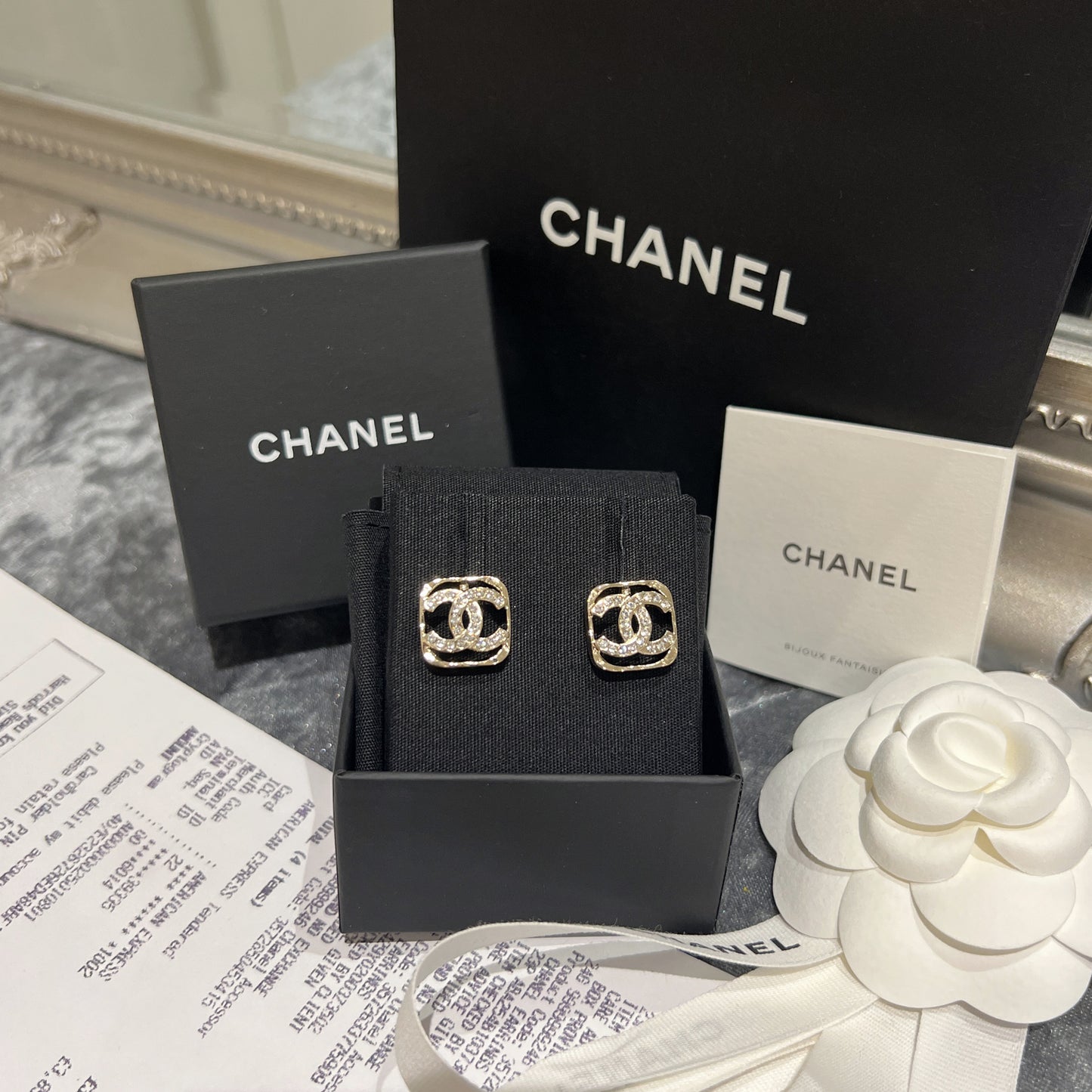 CHANEL▶︎✨| CC LOGO SQUARE METAL EARRINGS 方形水鑽耳環