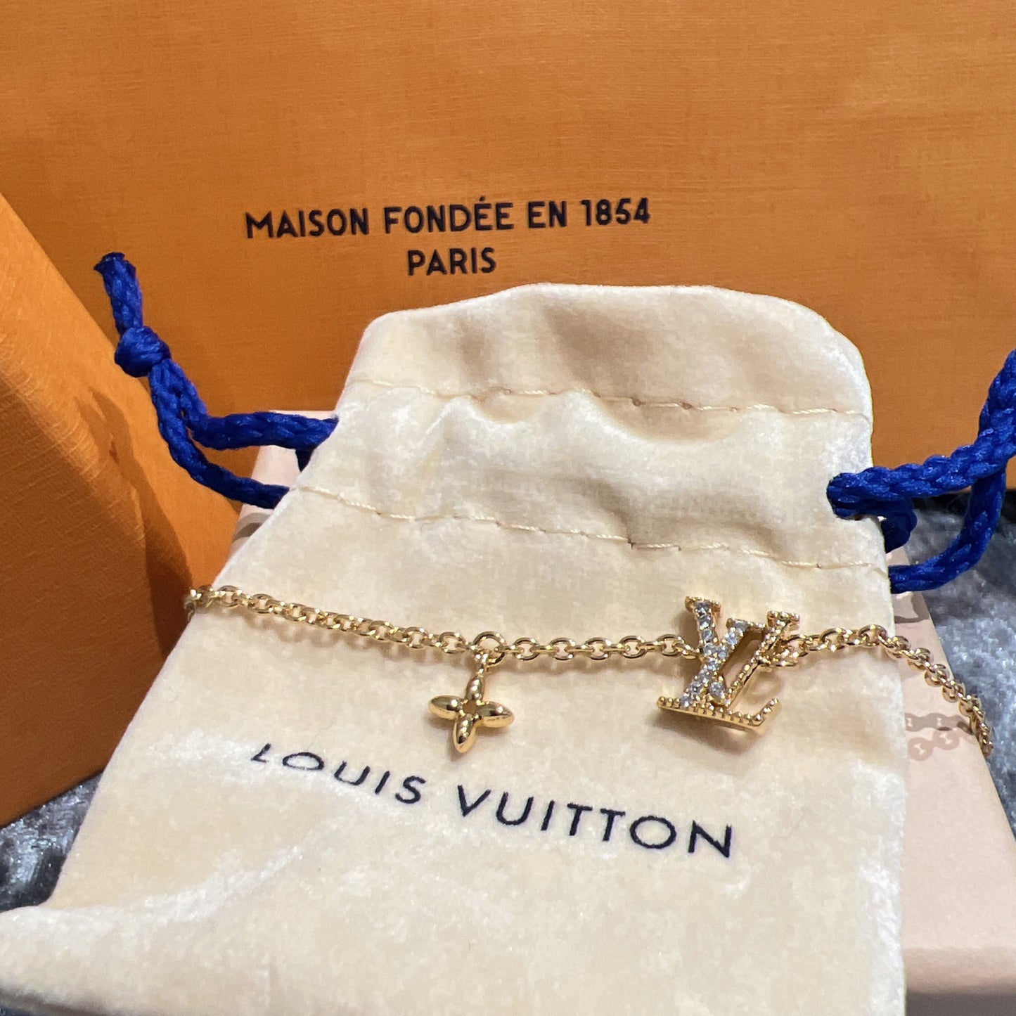 LV Iconic 金色水鑽手鍊/365✨優惠🉐15965