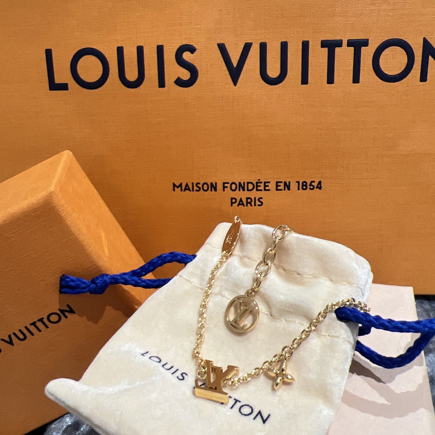 LV Iconic 金色水鑽手鍊/365✨優惠🉐15965