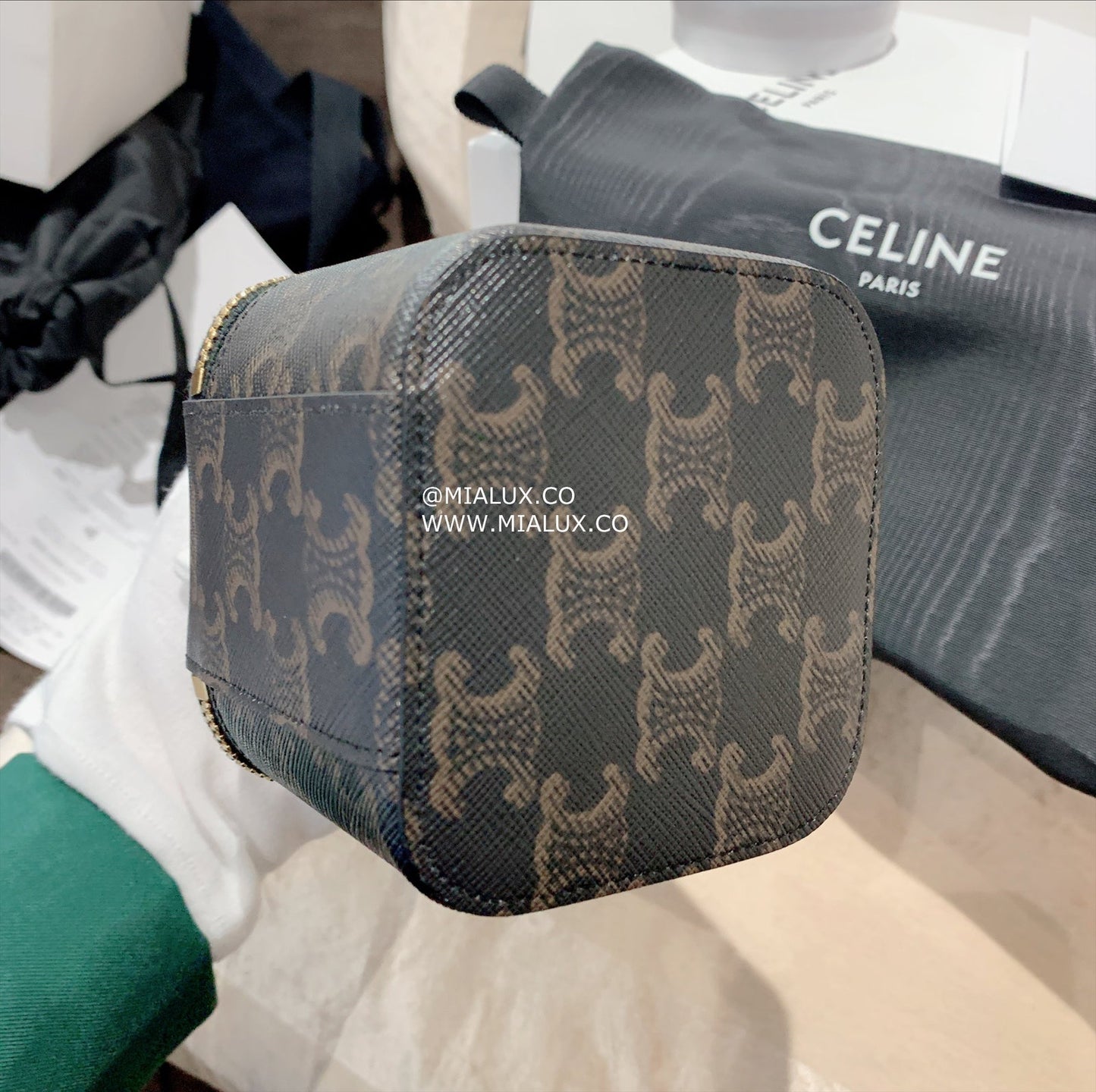 *現貨*Celine▪️VANITY MINI 老花化妝包/870E900 年前特價🉐29800