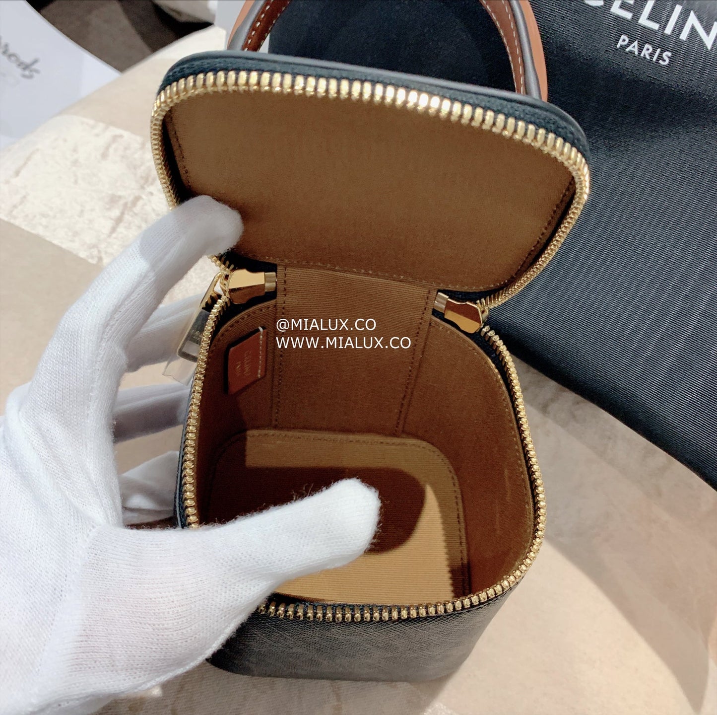 *現貨*Celine▪️VANITY MINI 老花化妝包/870E900 年前特價🉐29800