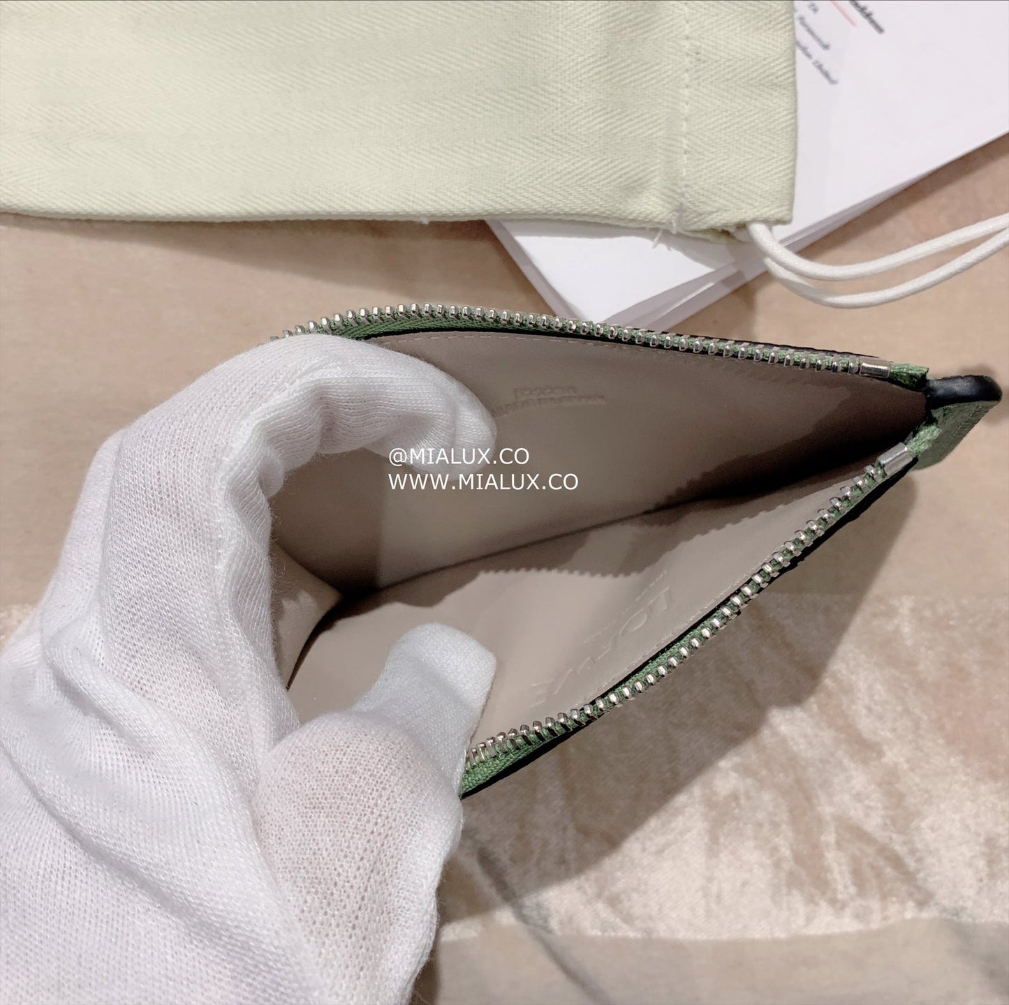 *現貨*Loewe▪️ Coin Cardholder 軟粒面牛皮拉鍊卡包-迷迭香綠/275 年前特價🉐8990