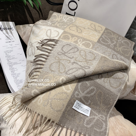 Loewe▪️Scarf in Wool and Cashmere 爆款LOGO羊絨圍巾/E450 K425