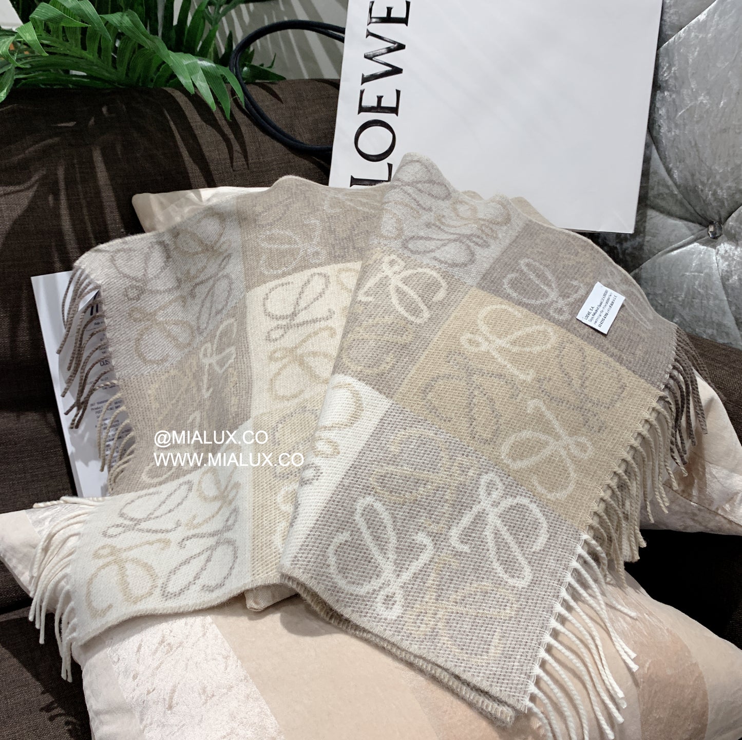 Loewe▪️Scarf in Wool and Cashmere 爆款LOGO羊絨圍巾/E450 K425