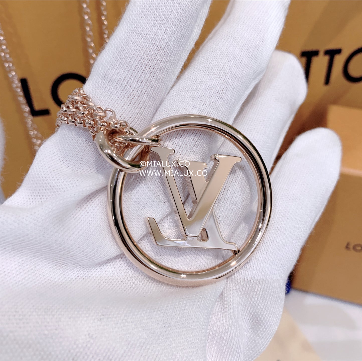 ❌LV Stellar 圓形logo項鍊/770 ✨優惠🉐31800
