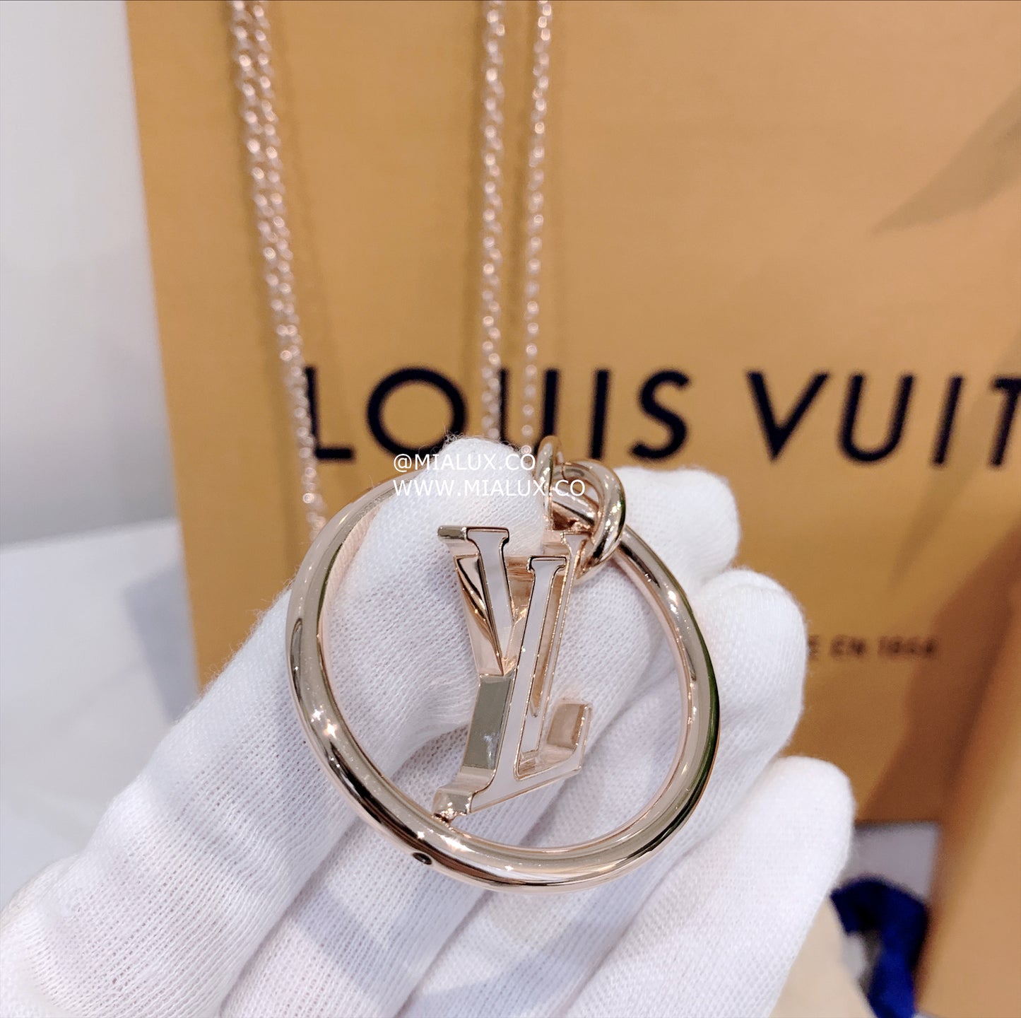 ❌LV Stellar 圓形logo項鍊/770 ✨優惠🉐31800