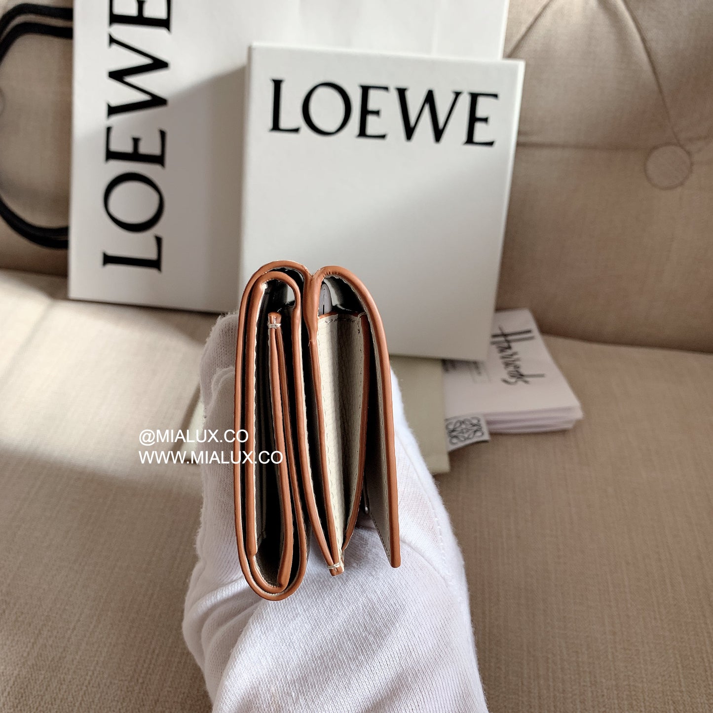 Loewe▪️Anagram Trifold 三折短夾/495
