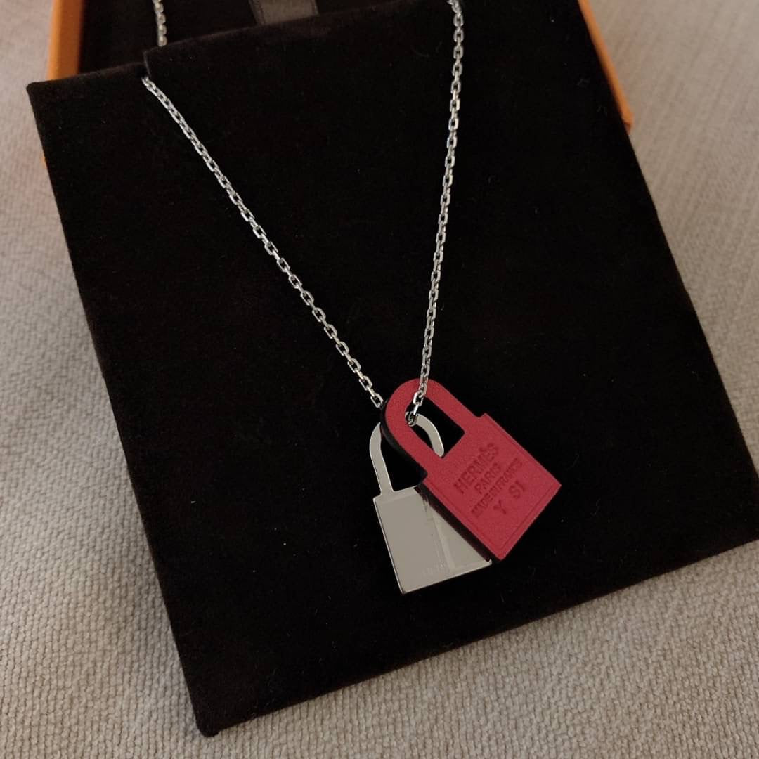 Hermes✨| O'Kelly Pendant, Small Model 小款凱莉鎖頭項鍊 *£315