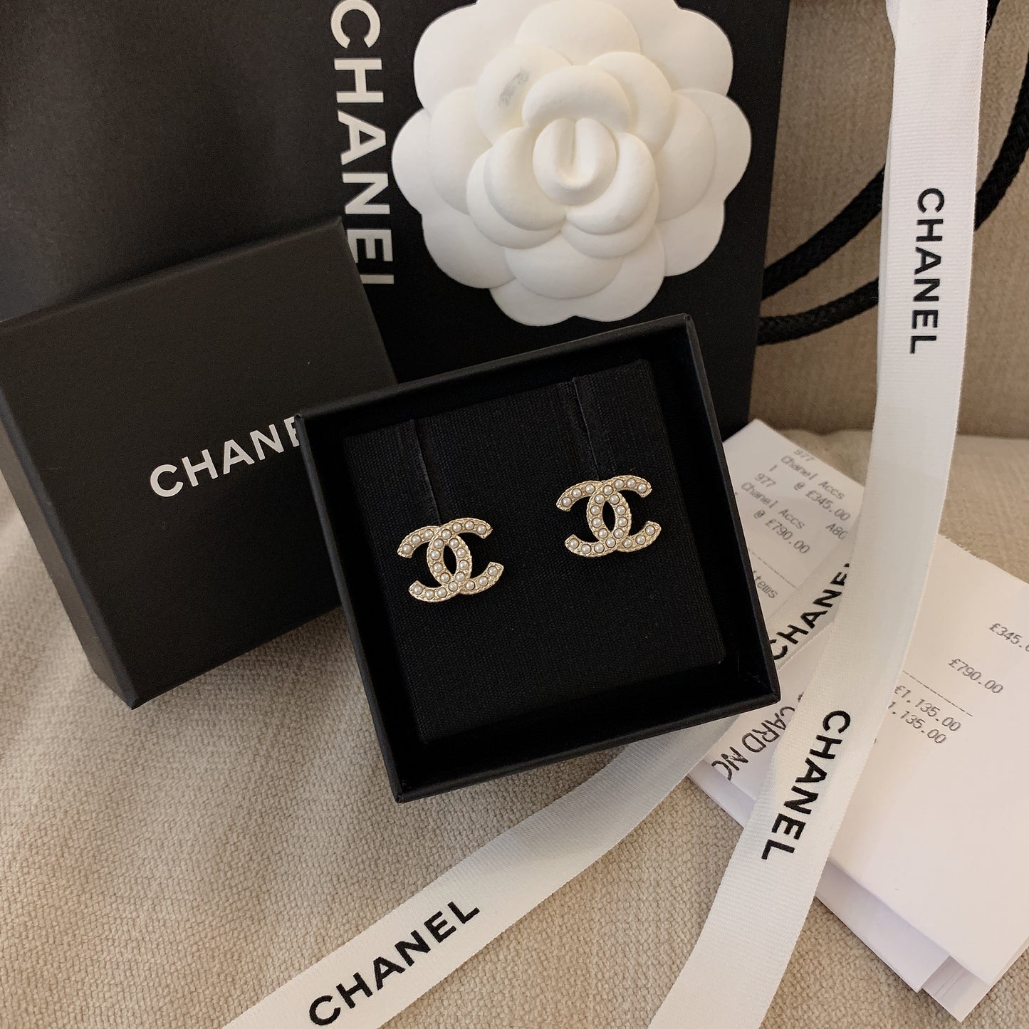 CHANEL✨ CC GOLD STRASS METAL EARRINGS 立體雙排鑽耳針 A86504 -