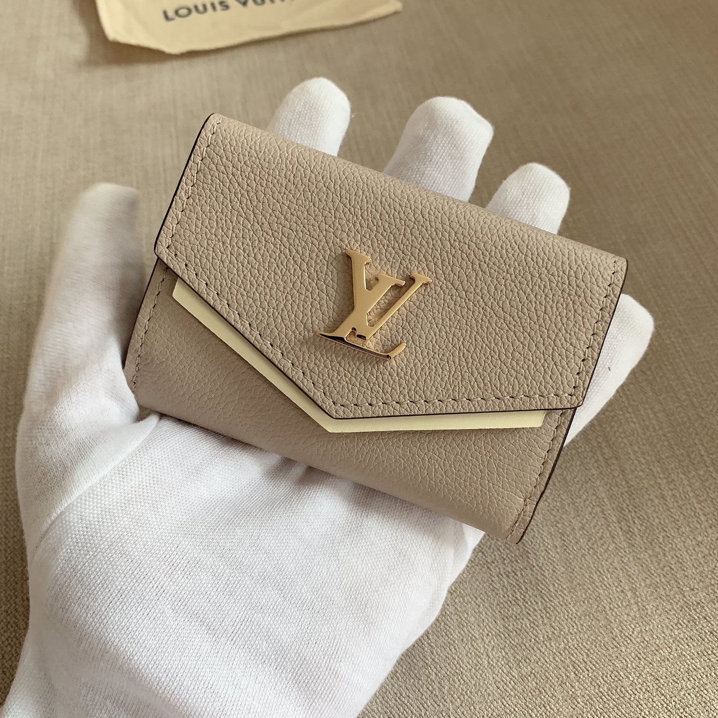 LV Lockmini 迷你鎖信封短夾/460✨🉐20320