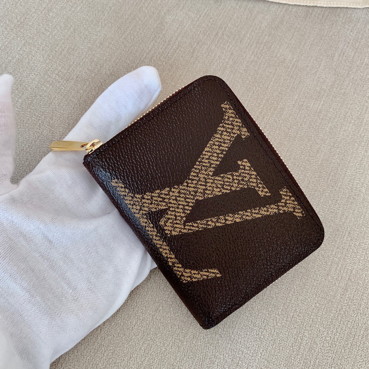 LV Zippy 大LOGO拉鍊錢包/390✨🉐17380