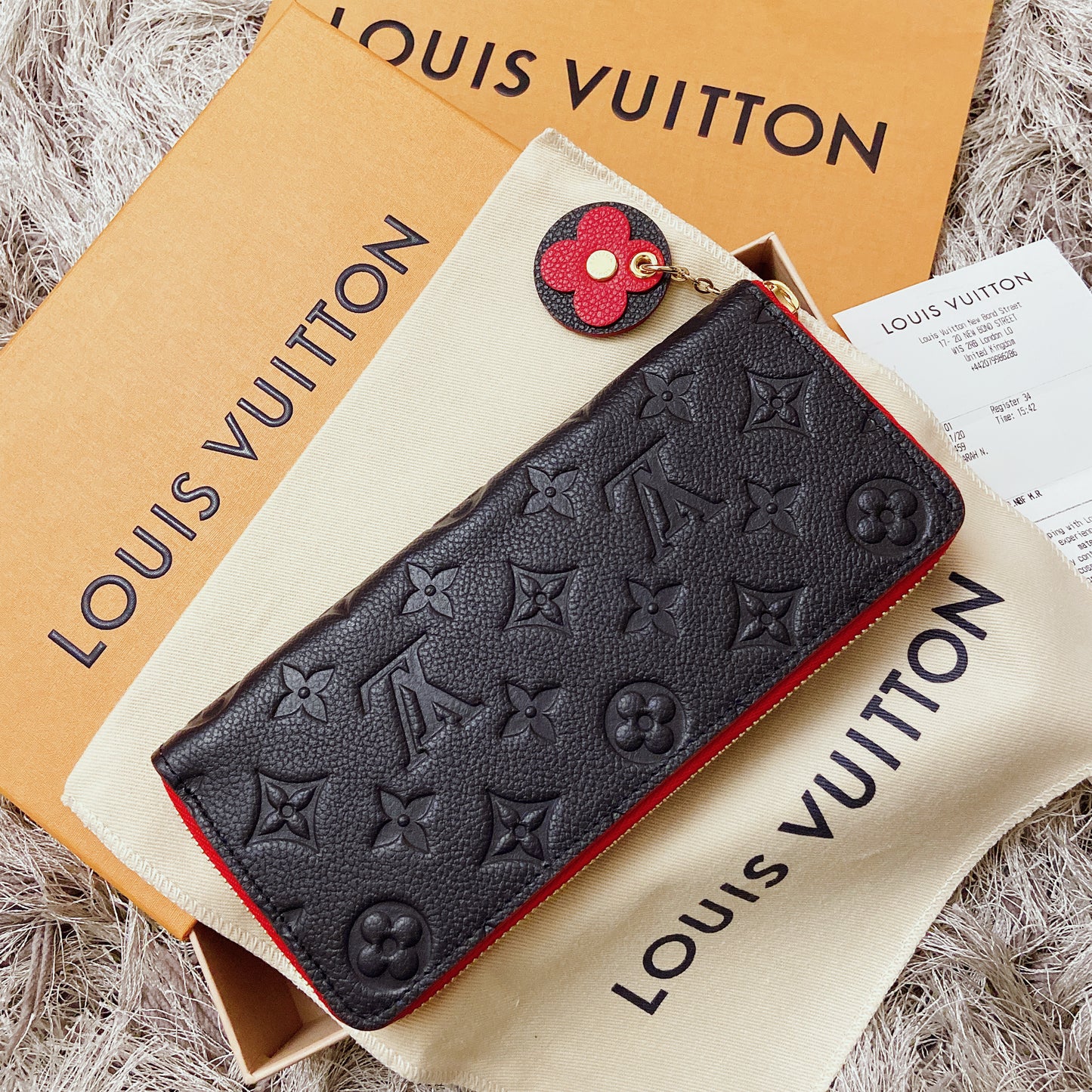 LV▪️Clémence 壓紋牛皮拉鍊長夾/540✨🉐23680