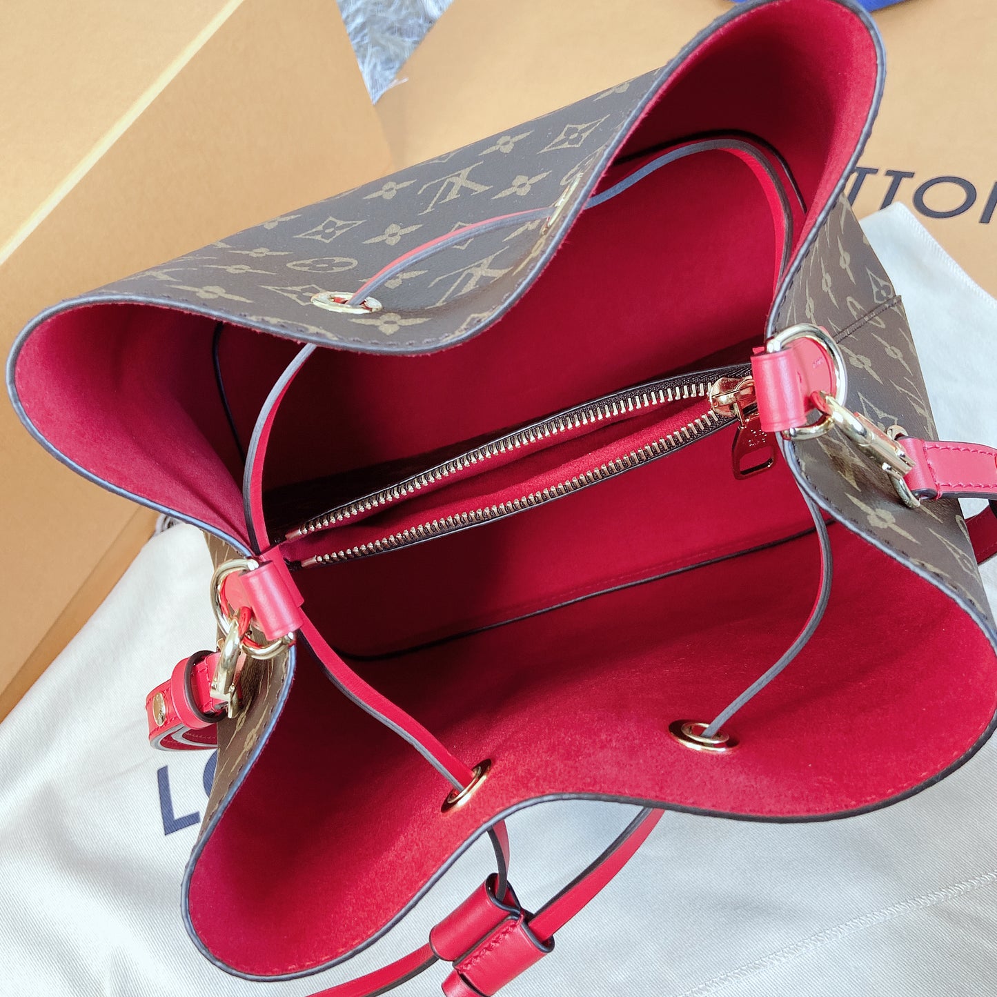 LV▪️NéoNoé Bucket MM 中款水桶包/1610✨🉐68620