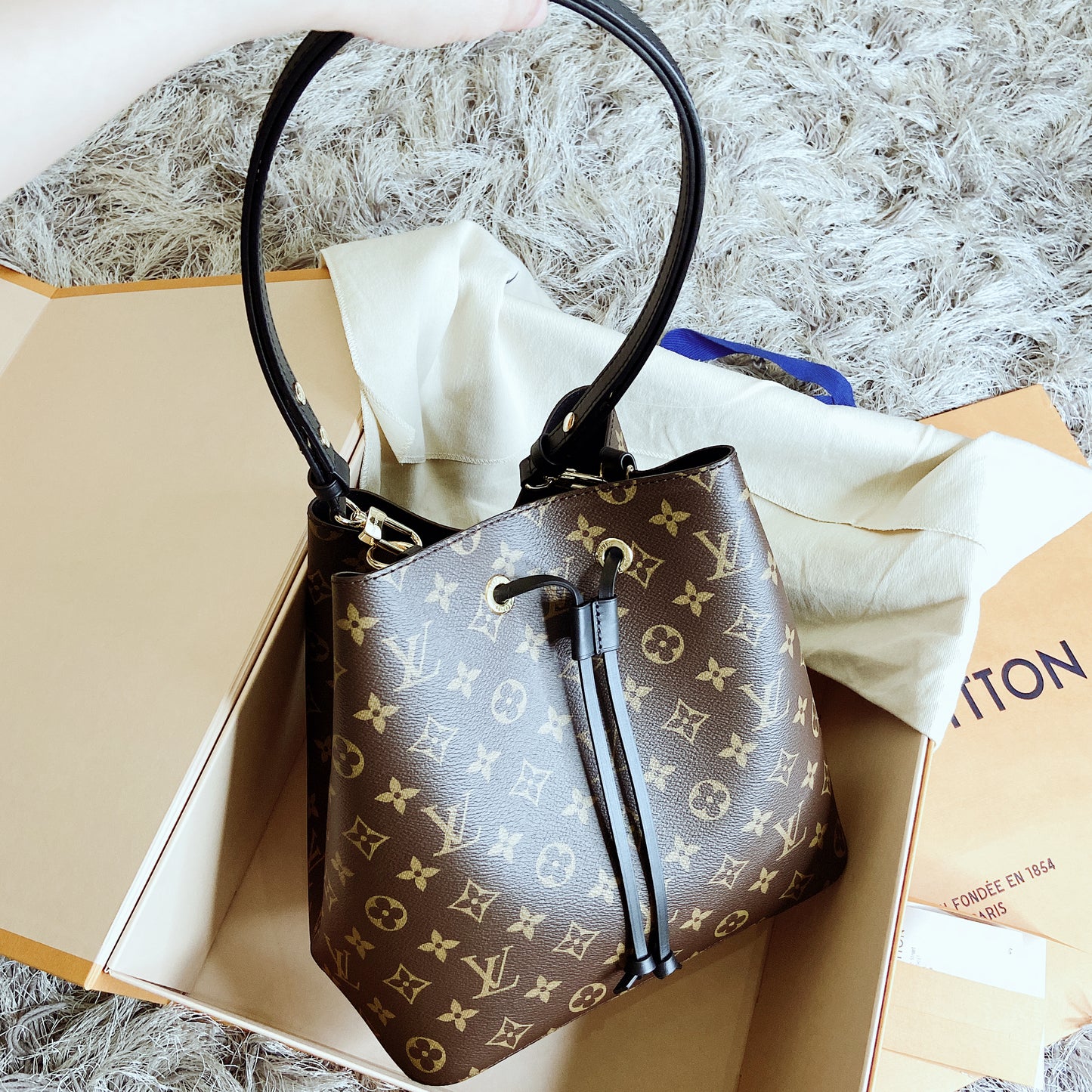 LV▪️NéoNoé Bucket MM 中款水桶包/1610✨🉐68620