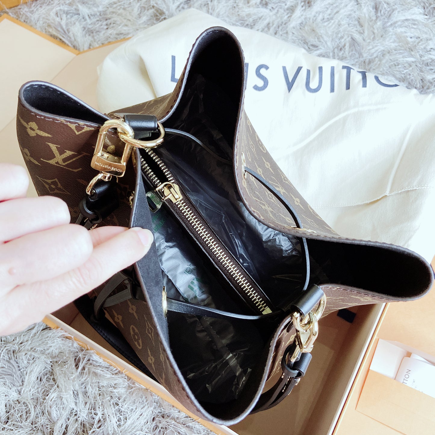 LV▪️NéoNoé Bucket MM 中款水桶包/1610✨🉐68620