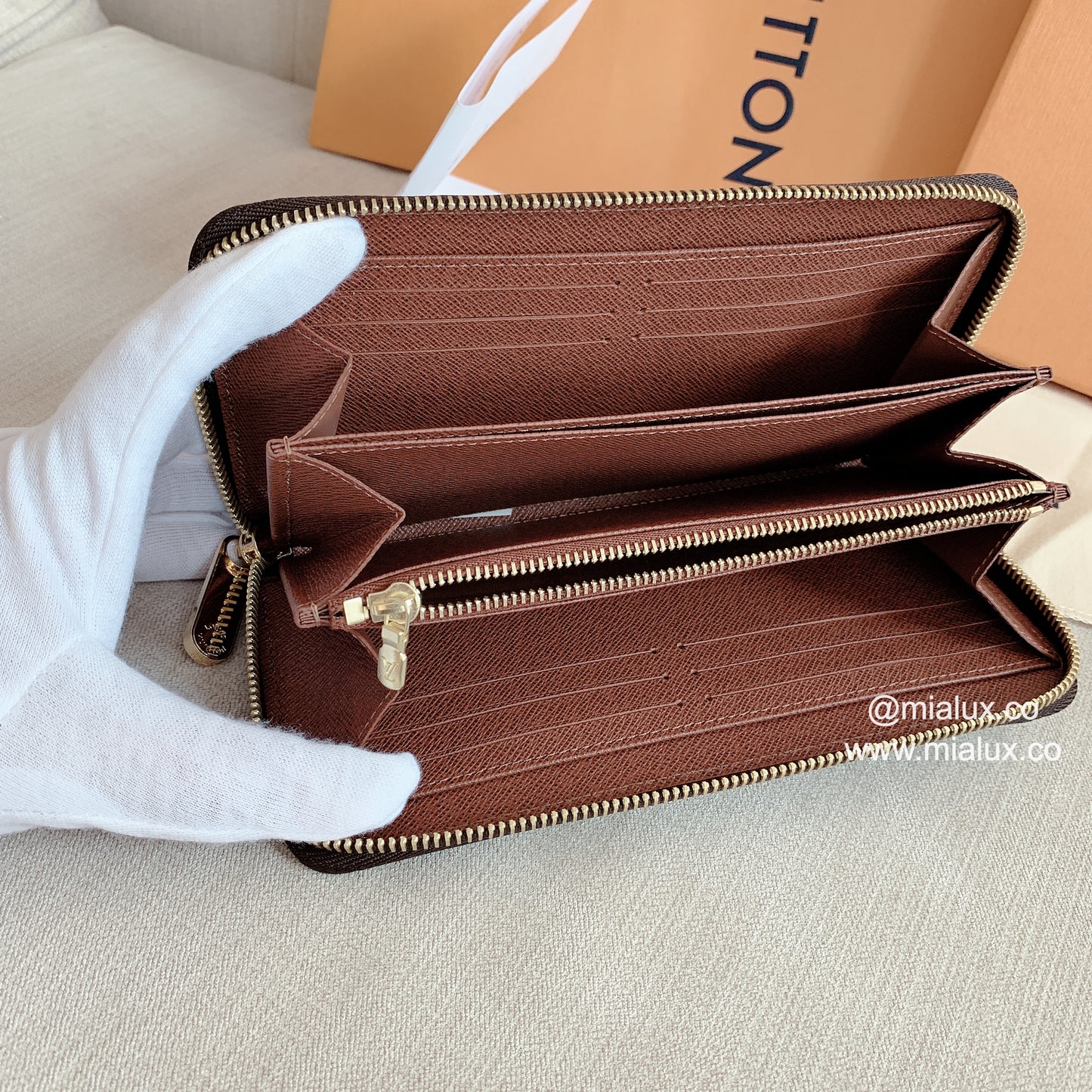 LV▪️Zippy 拉鍊長夾/580✨🉐25360