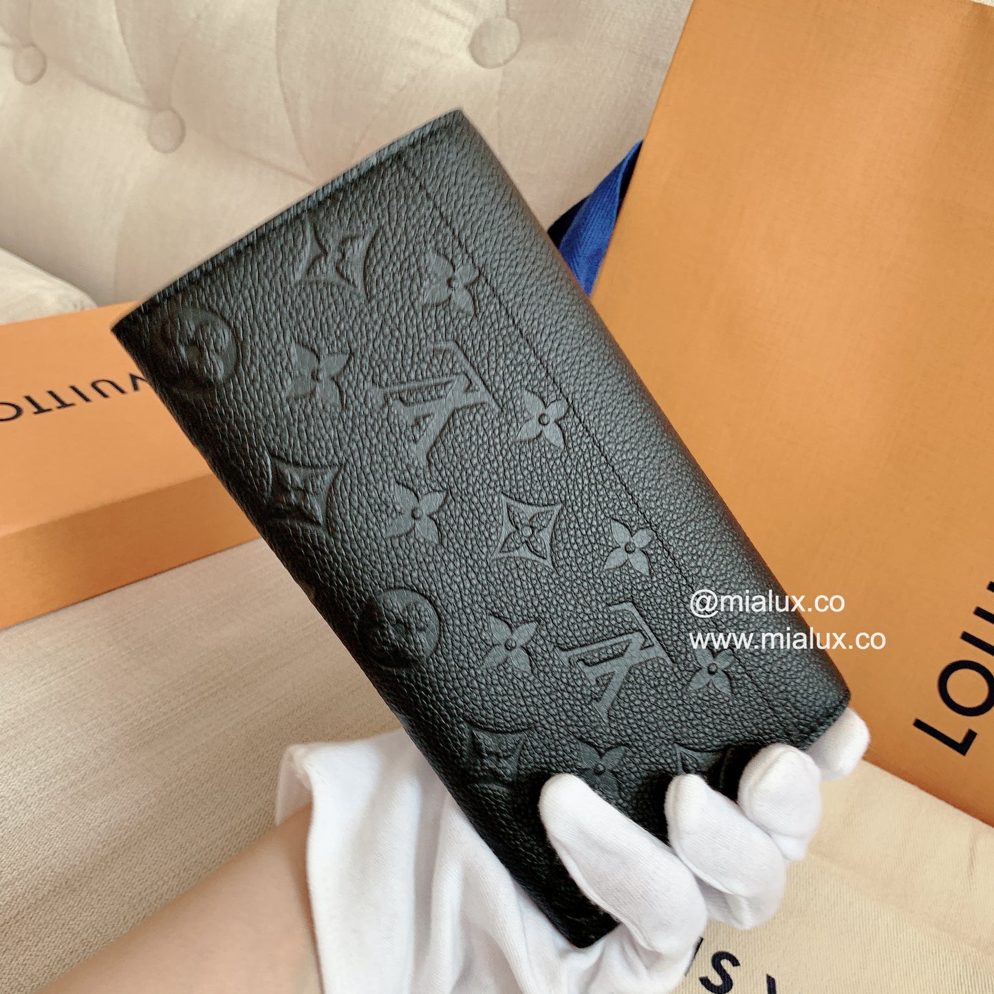 LV▪️Sarah 壓紋牛皮信封長夾/620✨🉐27040