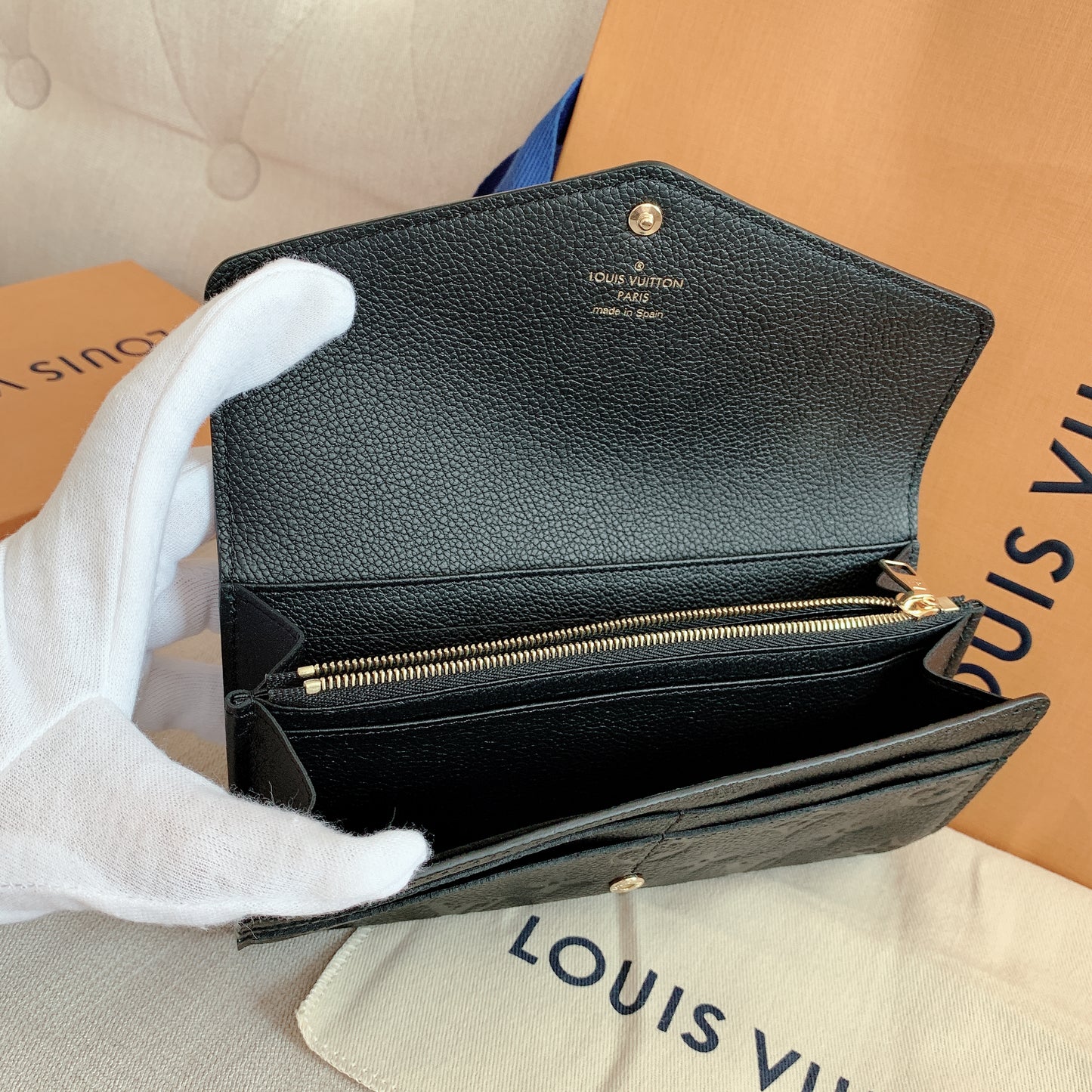 LV▪️Sarah 壓紋牛皮信封長夾/620✨🉐27040