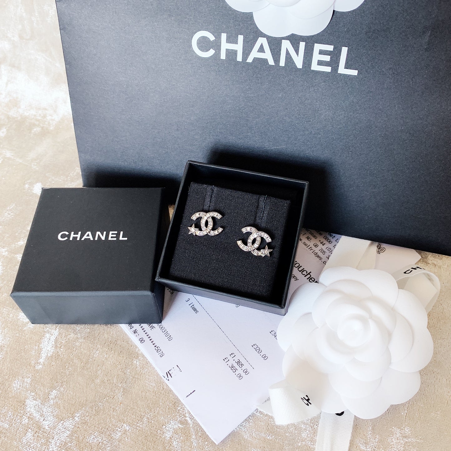 CHANEL✨ CC GOLD STARS METAL EARRINGS 雙C小星星金色耳釘 AB8072S -