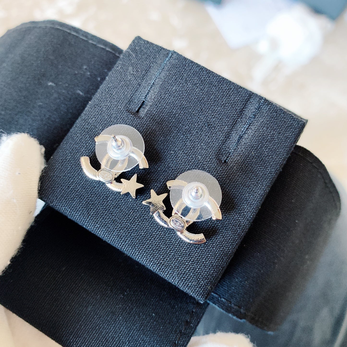 CHANEL✨ CC GOLD STARS METAL EARRINGS 雙C小星星金色耳釘 AB8072S -
