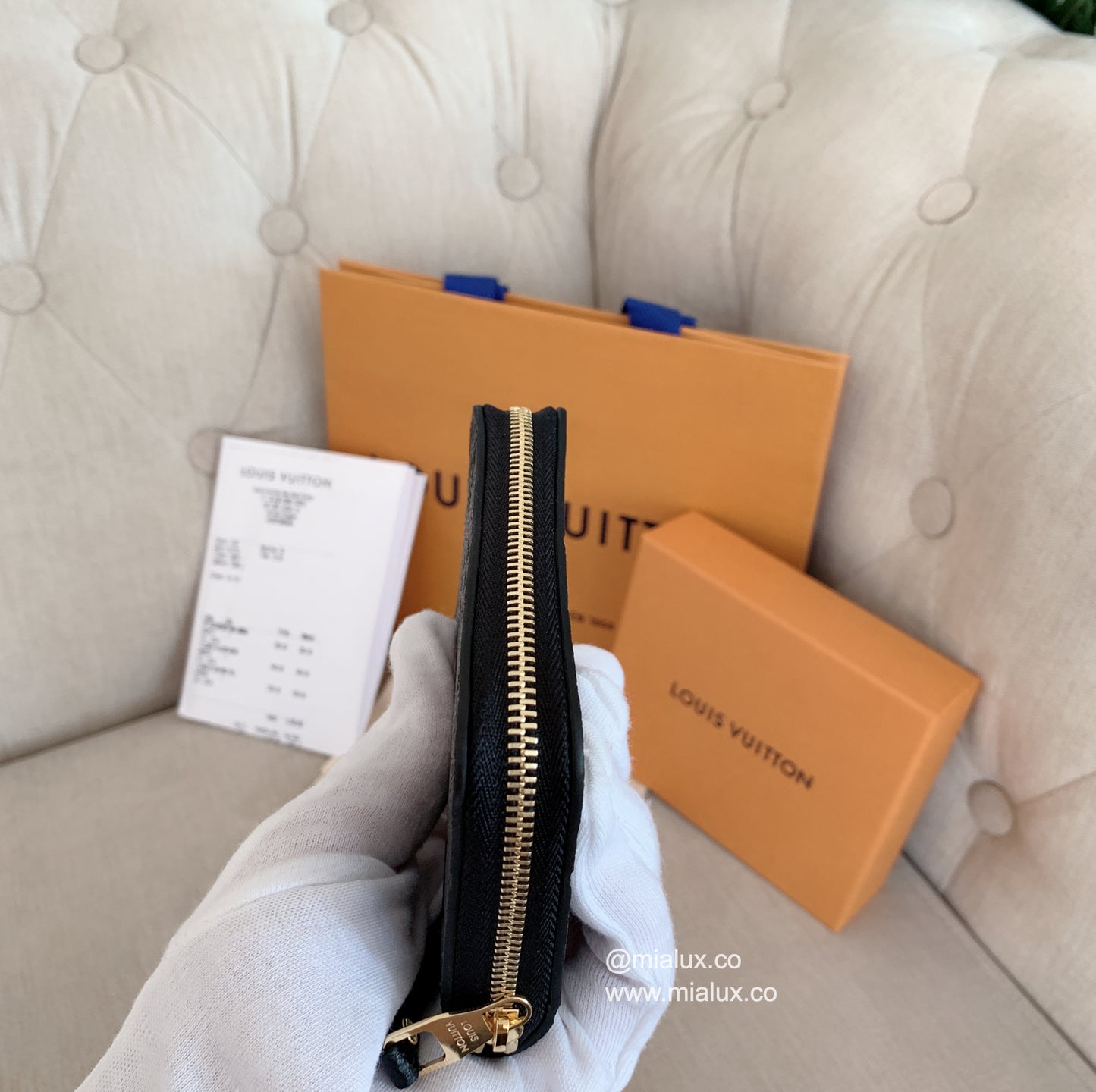 LV Zippy 壓紋牛皮拉鍊錢包/460✨🉐20320