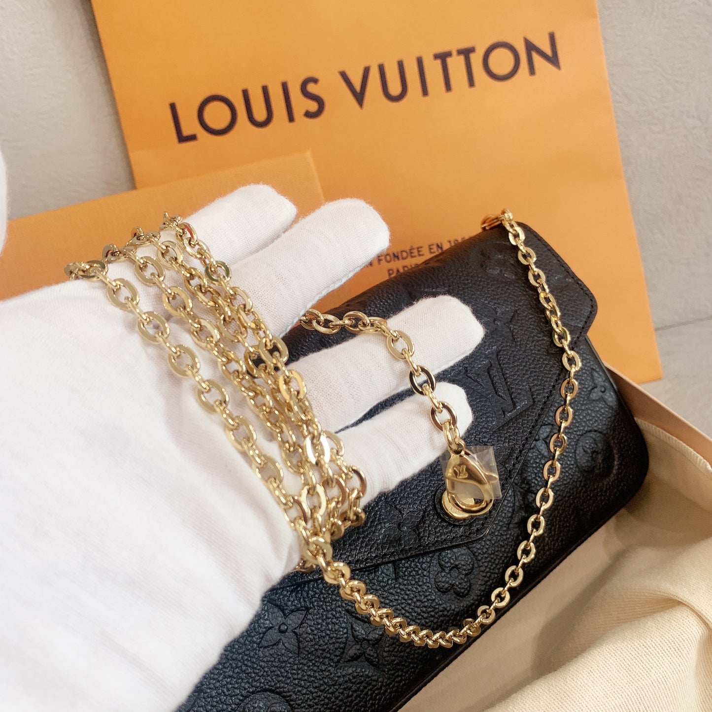 LV▪️Félicie Pochette 壓紋三合一信封鏈條包/1190✨🉐50980