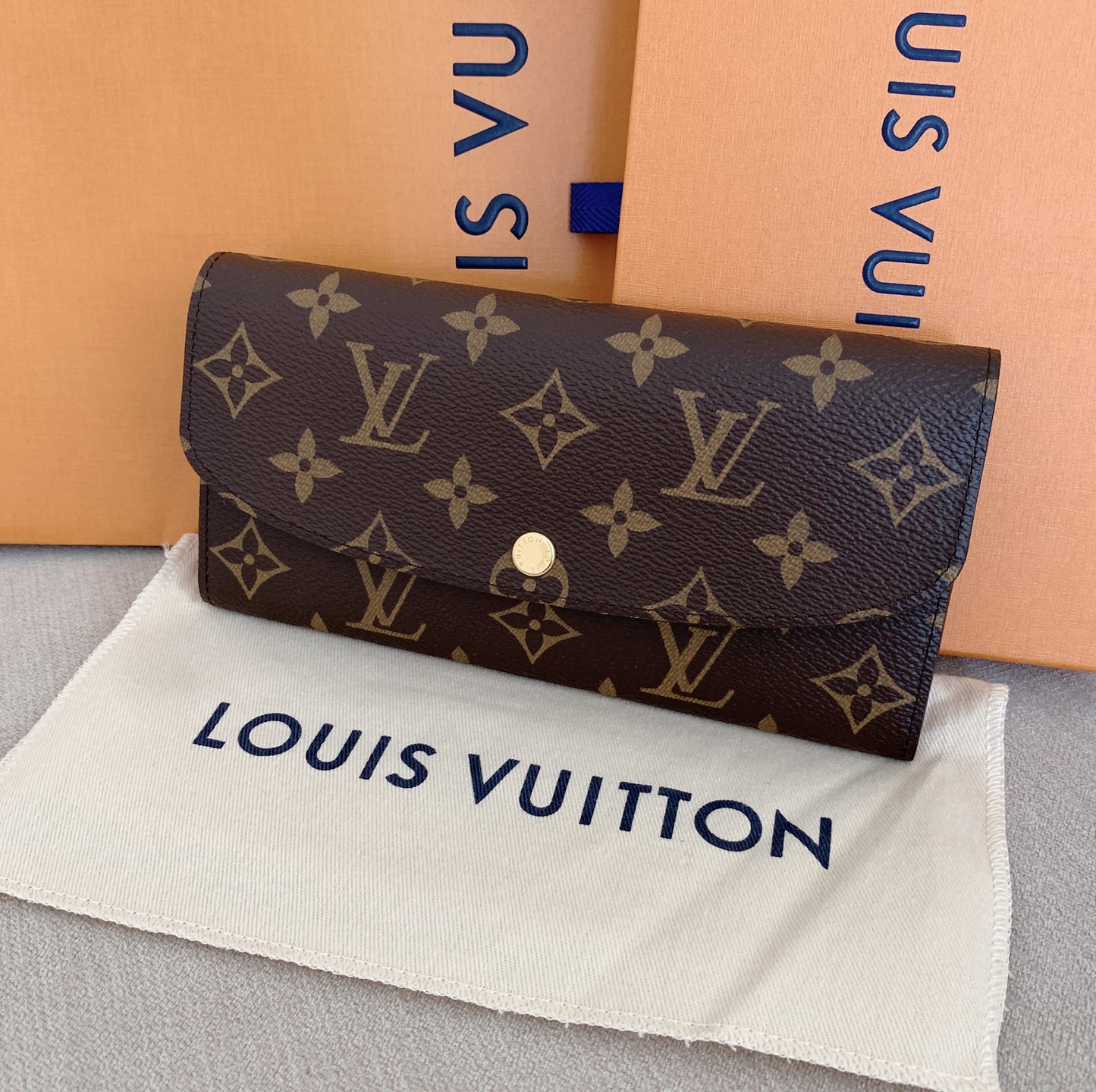 LV▪️Emilie 圓翻蓋長夾/430✨🉐19060