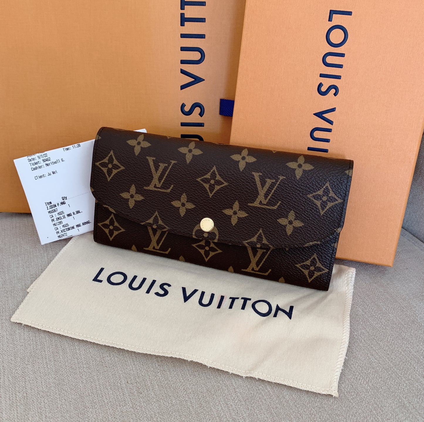 LV▪️Emilie 圓翻蓋長夾/430✨🉐19060