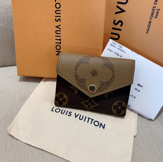 LV▪️Zoé 拼色信封短夾/445✨🉐19690