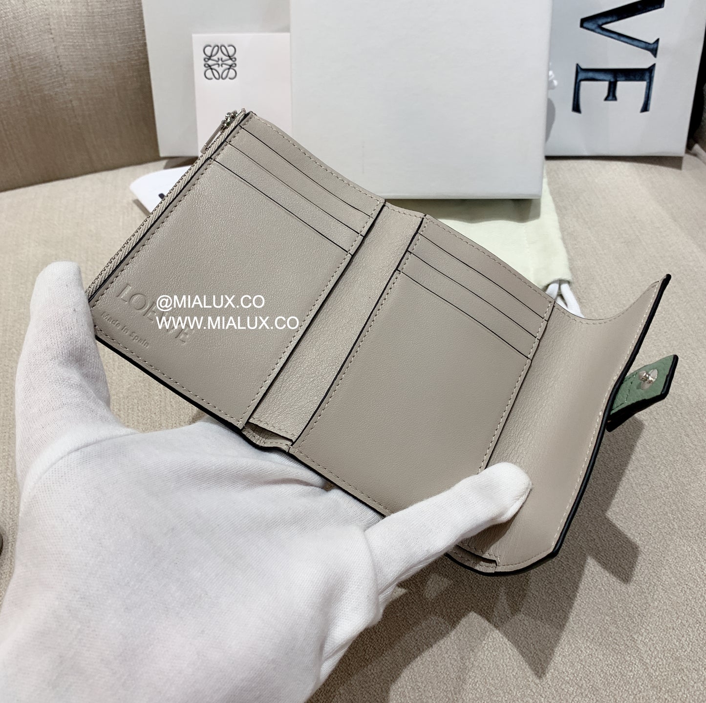 Loewe▪️Vertical S 小款拼色三折短夾/475