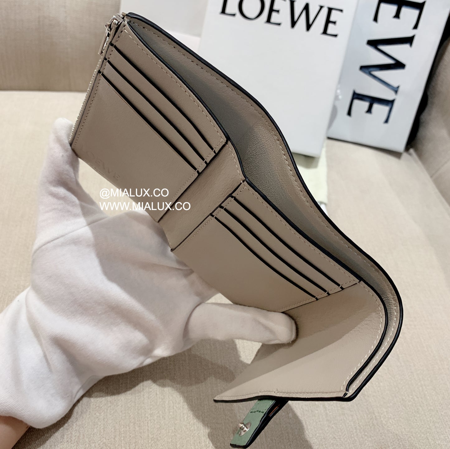 Loewe▪️Vertical S 小款拼色三折短夾/475