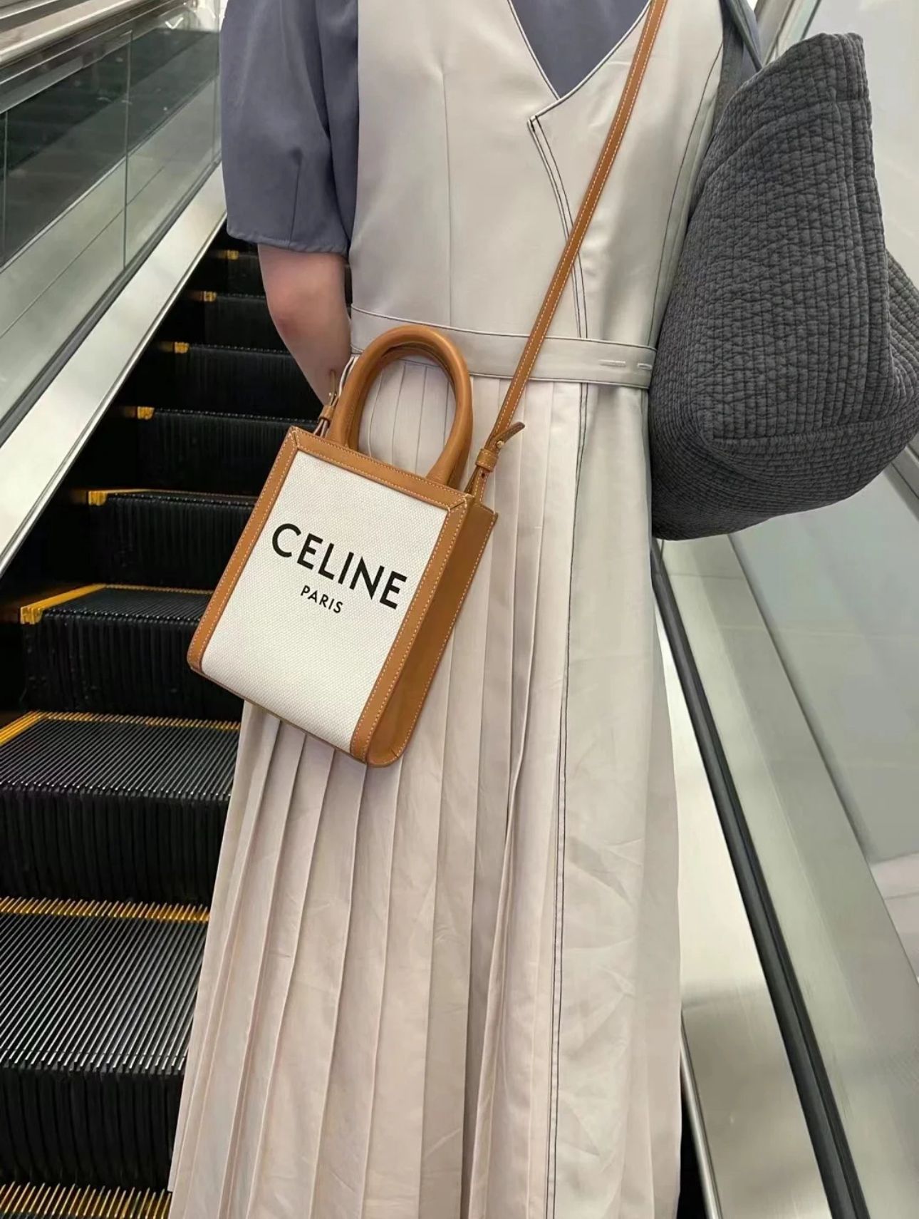 @Celine Mini Cabas Vertical 迷你款托特包/1100P572🔥折上九折🉐23970
