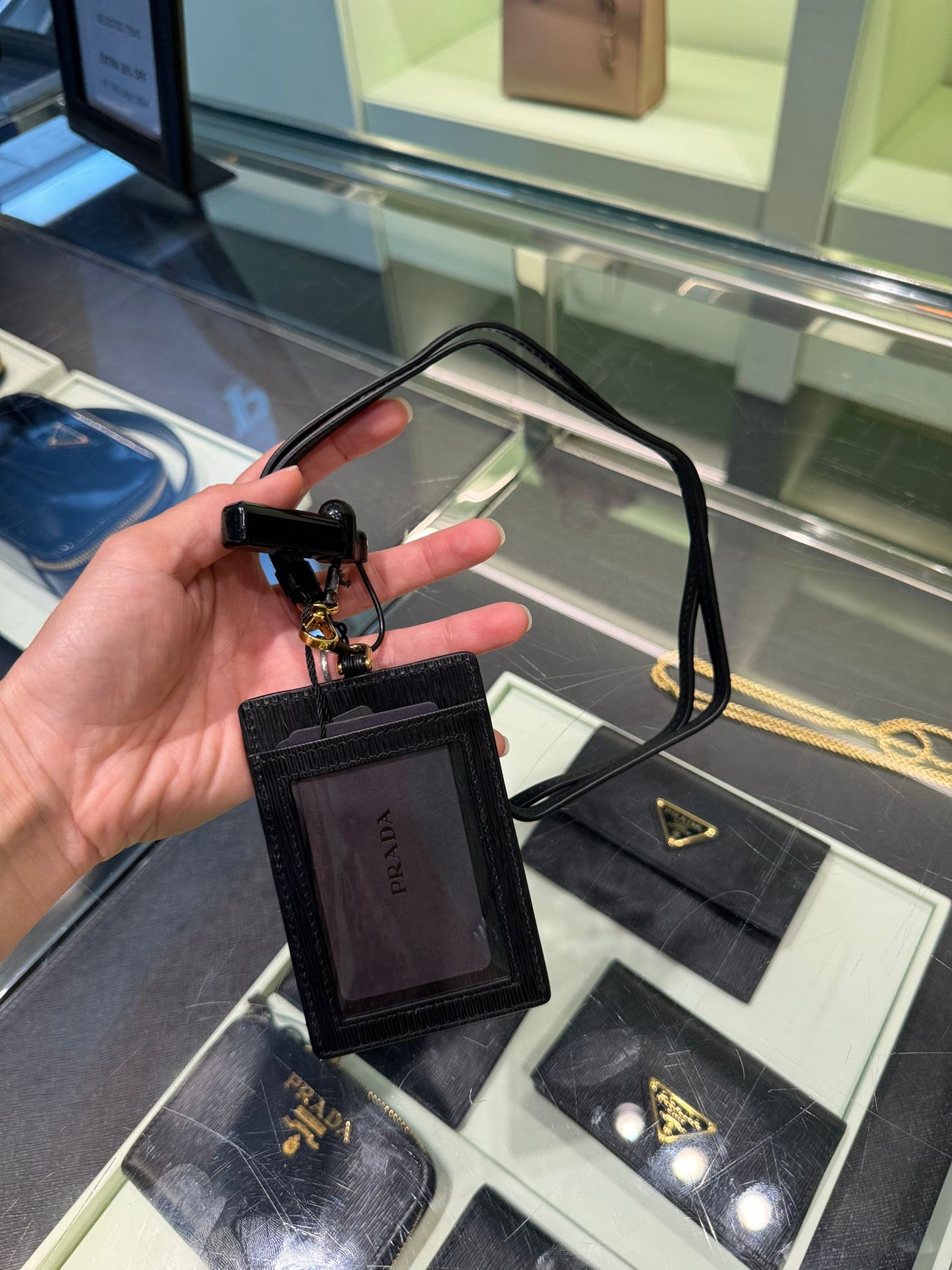 @Prada Carte 三角標水波防刮名牌夾/P225 🔔限時折🉐12250