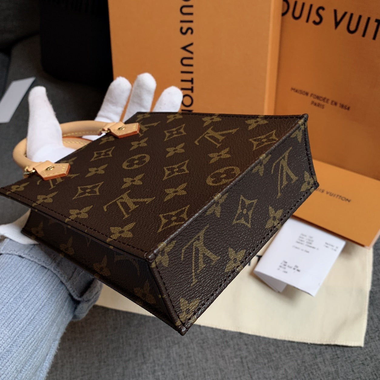 *現貨*LV Petit Sac Plat 小款琴譜包/1260 年前特價🉐46800