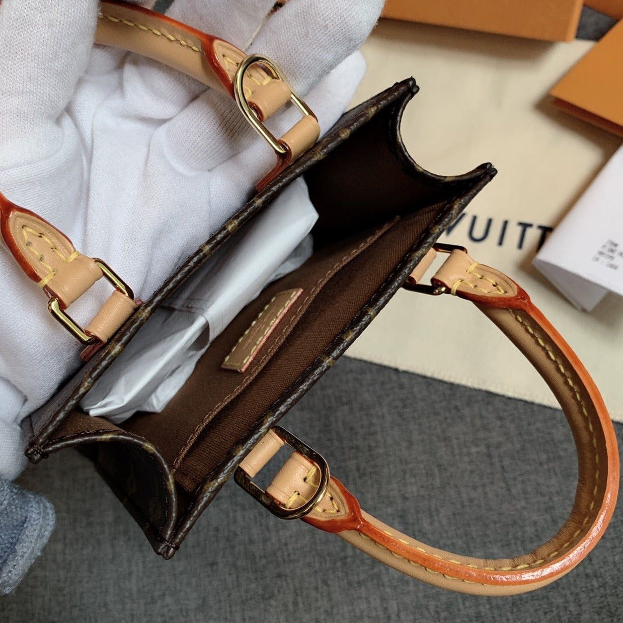 *現貨*LV Petit Sac Plat 小款琴譜包/1260 年前特價🉐46800