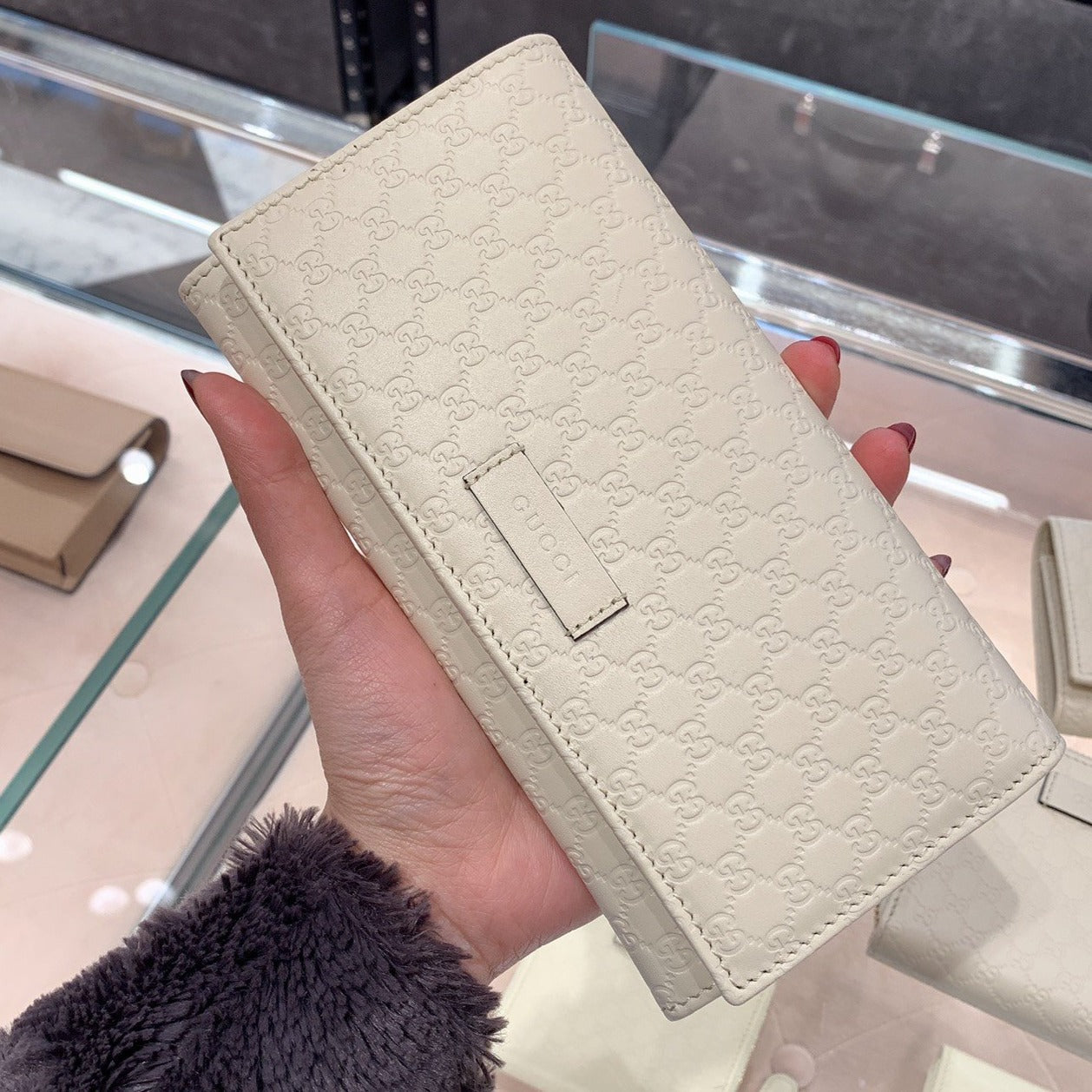 *現貨*@Gucci Calfskin 壓紋翻蓋長夾-白雪公主奶白 P7800 /T14000