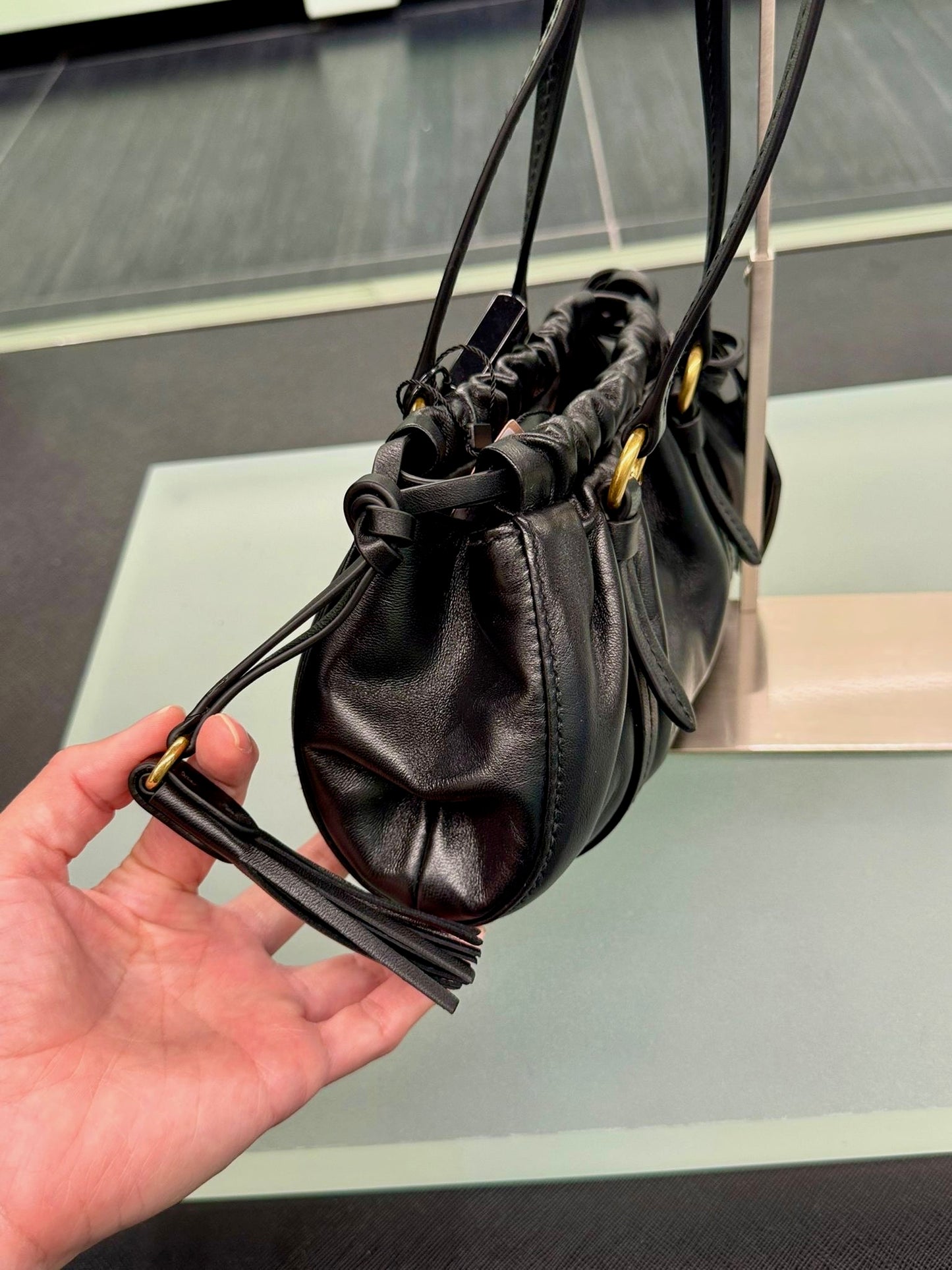 @MiuMiu Outlet Shoulder 肩背包/🔔限時折🉐49380