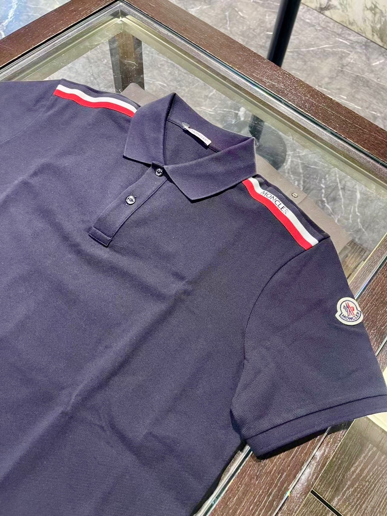 *@Moncler 男生款雙肩飾邊Polo上衣/P204🔥下殺🉐11000