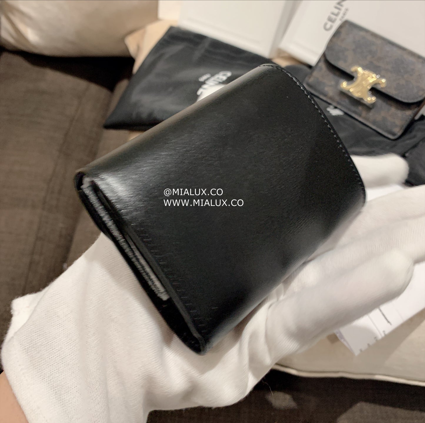Celine▪️Flap Wallet Triomphe S 亮牛皮三折短夾/490E540 🉐19900🇪🇺