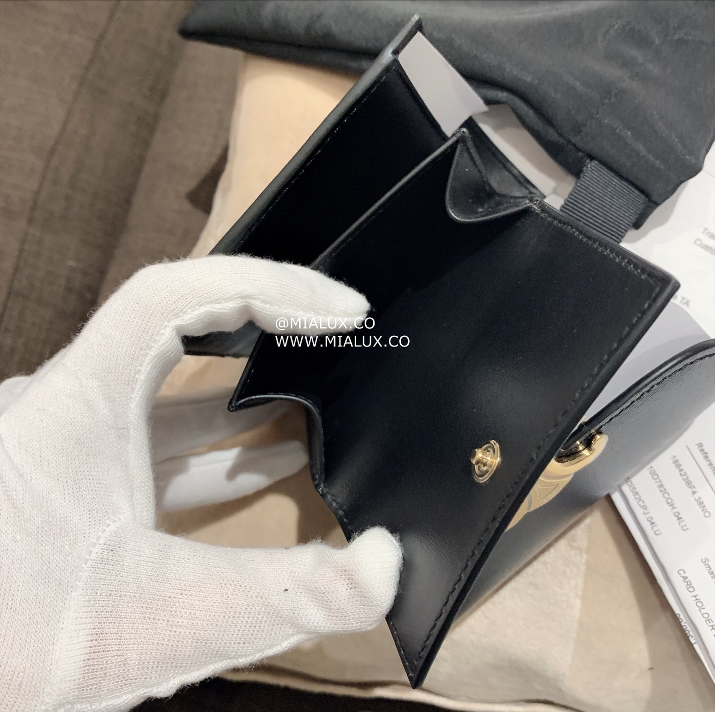 Celine▪️Flap Wallet Triomphe S 亮牛皮三折短夾/490E540 🉐19900🇪🇺