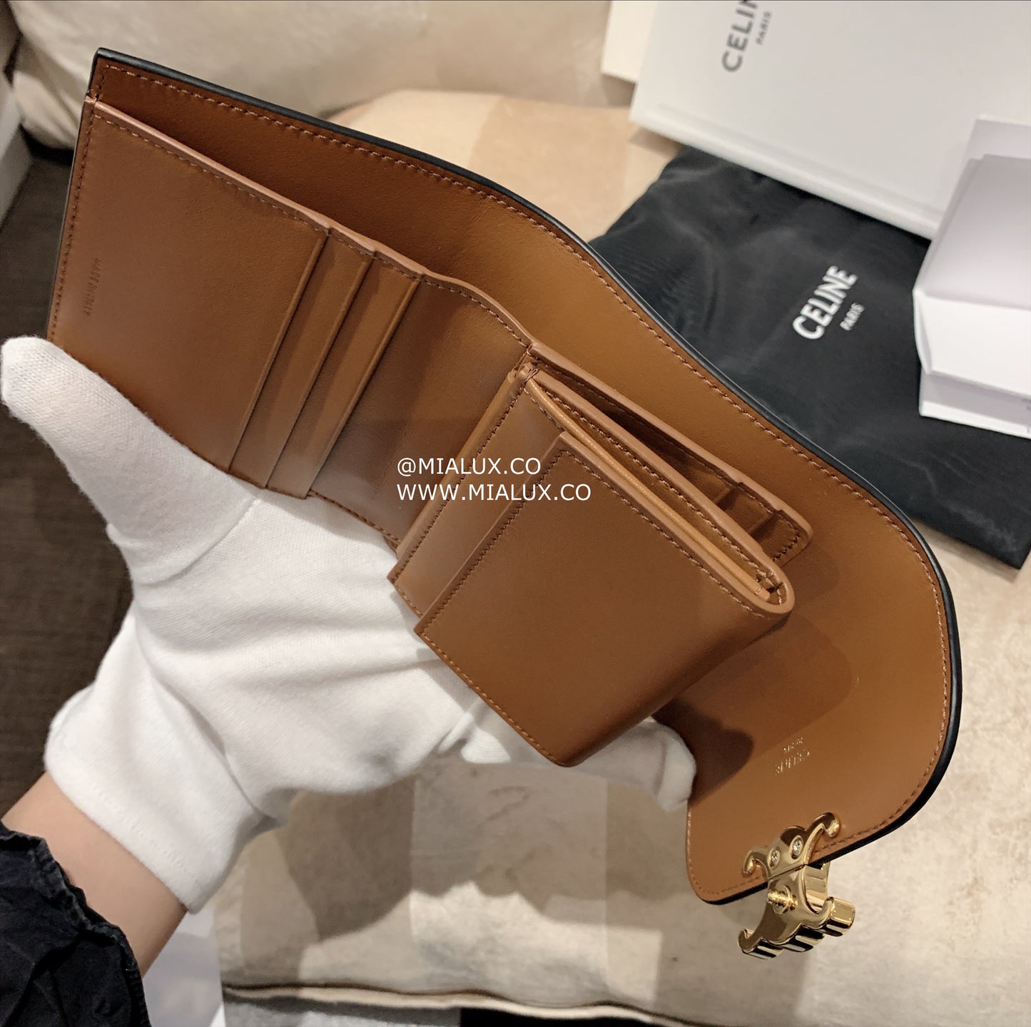 Celine▪️Flap Wallet Triomphe S 老花三折短夾/495E510 🉐19360🇪🇺