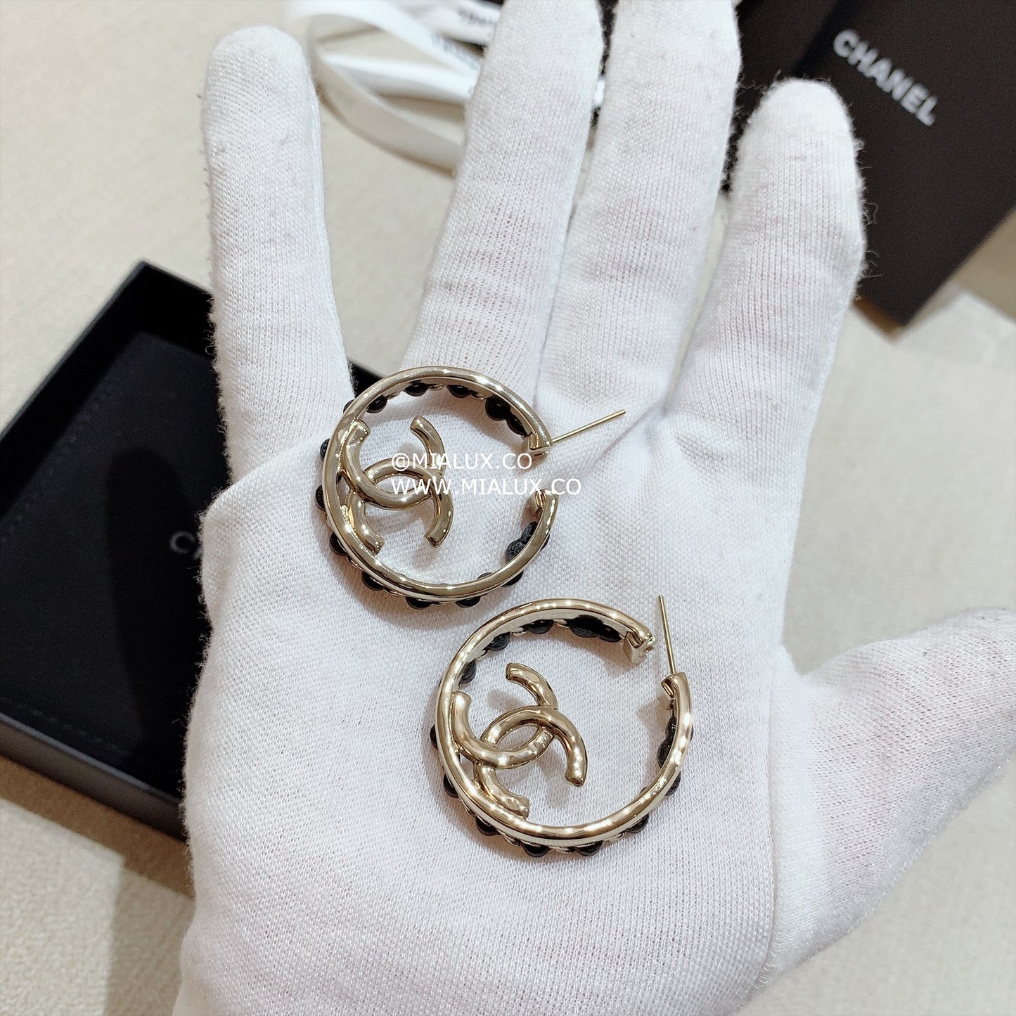 CHANEL✨ CC LOGO CIRCLE METAL EARRINGS 大圓羊皮線金屬編織耳針 -