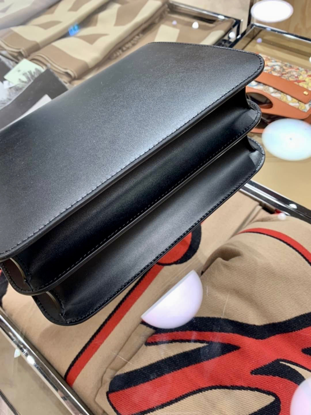 @Burberry TB 小款肩背翻蓋包/P819 🔥下殺🉐37860