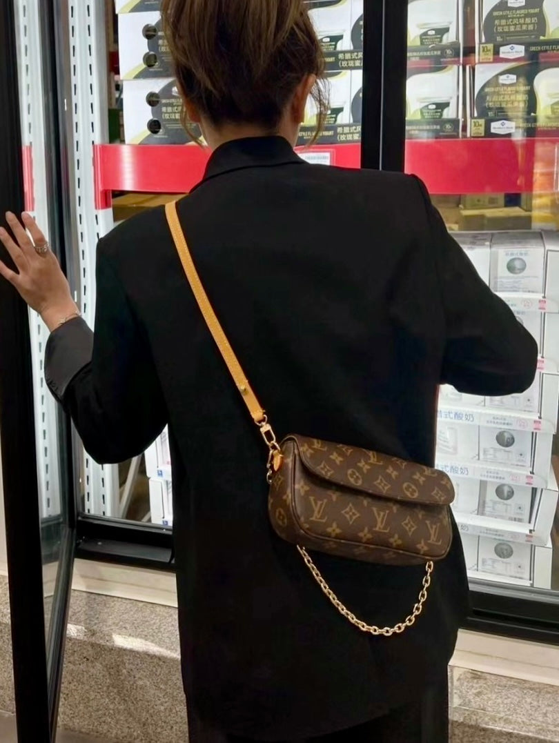 LV Ivy Wallet on Chain 爆款老花腋下包/1350✨🉐57700
