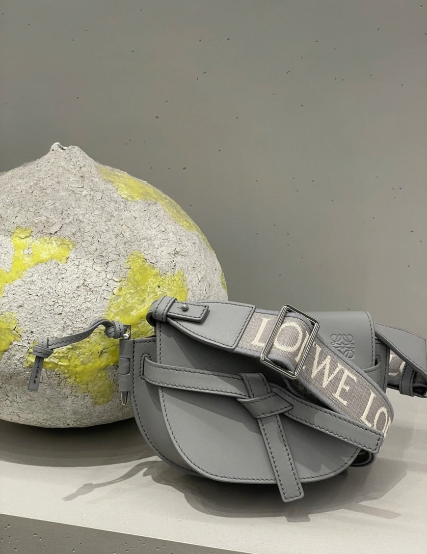 Loewe Gate Dual Mini 緹花背帶馬鞍包/1500